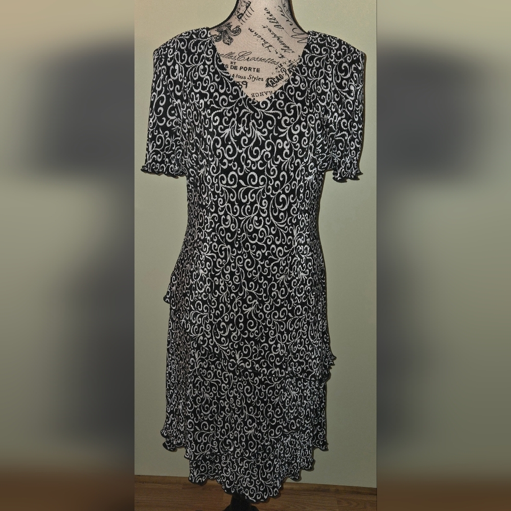 Connected Apparel Dress Sz 14 Black/White Swirl Pattern w/Tiered Ruffle Skirt